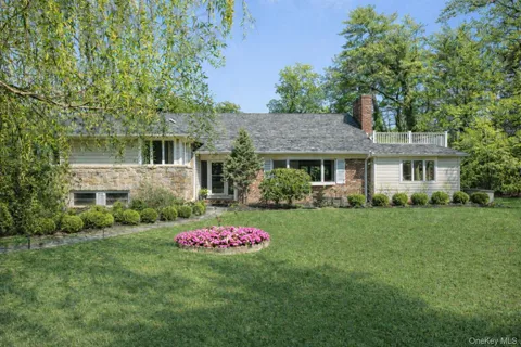 $2,498,000 | 6 Luquer Road, Manhasset, NY 11030