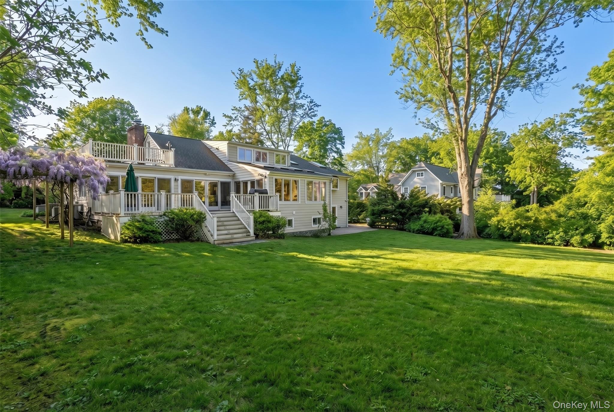 6 Luquer Road Manhasset, NY 11030 - Photo 11 of 16 Back of House