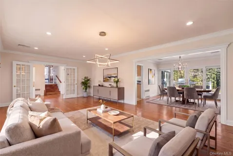 $2,498,000 | 6 Luquer Road, Manhasset, NY 11030