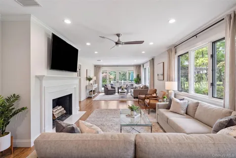 $2,498,000 | 6 Luquer Road, Manhasset, NY 11030