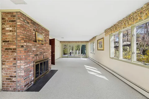 $2,498,000 | 6 Luquer Road, Manhasset, NY 11030