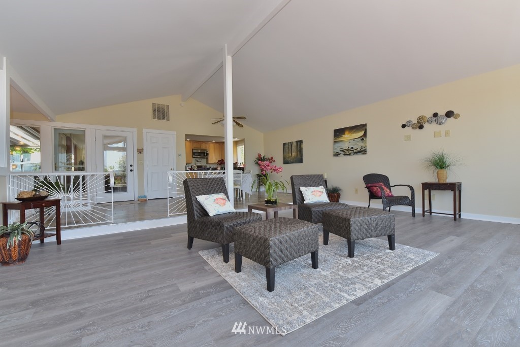 921 Chestnut Street Bremerton, WA 98310 - Photo 4 of 39 Gallery Image 4