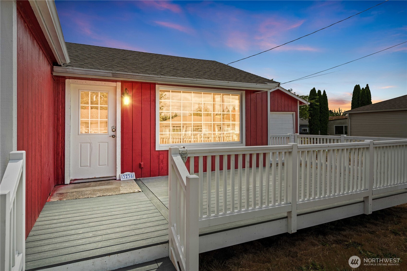 3236 Phillips Avenue Bremerton, WA 98310 - Photo 2 of 34