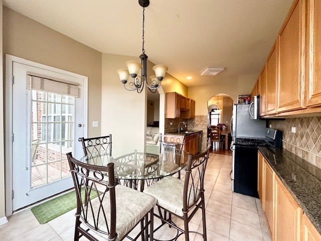 749 St Johns Place Addison, IL 60101 - Photo 3 of 22 Gallery Image 3