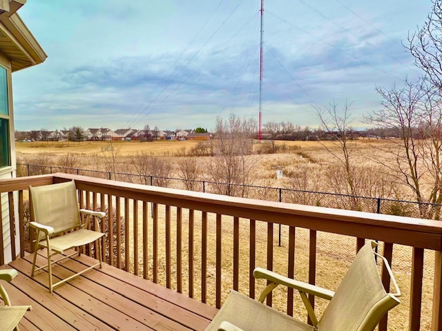 749 St Johns Place Addison, IL 60101 - Photo 4 of 22 Gallery Image 4