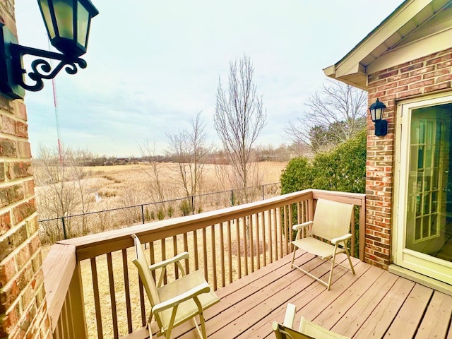 749 St Johns Place Addison, IL 60101 - Photo 5 of 22 Gallery Image 5