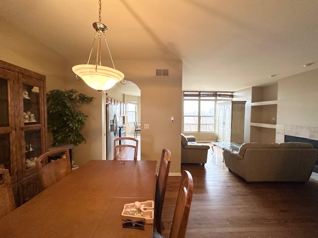 749 St Johns Place Addison, IL 60101 - Photo 8 of 22 Gallery Image 8