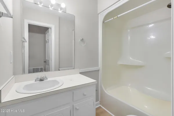 $1,600 | 125 Pirates Road, Unit 3, New Bern, NC 28562