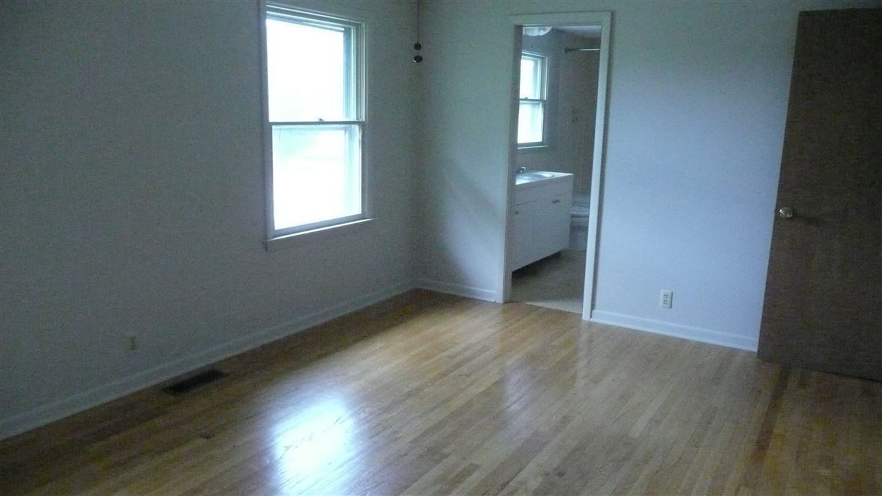810 Flaxmill Road Huntington, IN 46750 - Photo 12 of 23 Gallery Image 12