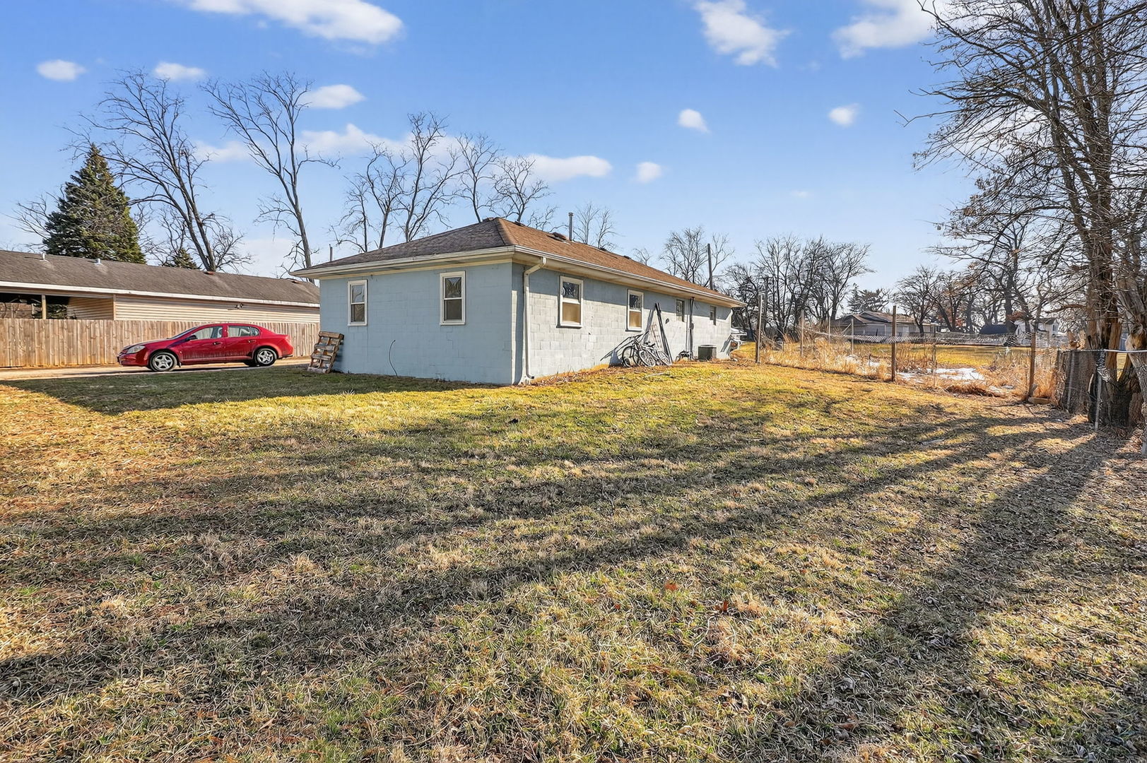 325 Oldfield Road Darien, IL 60561 - Photo 4 of 8