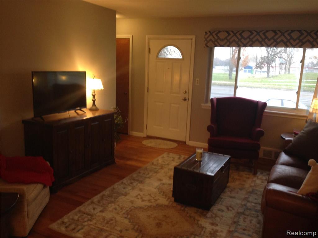 9727 Middlebelt Road Livonia, MI 48150 - Photo 5 of 21