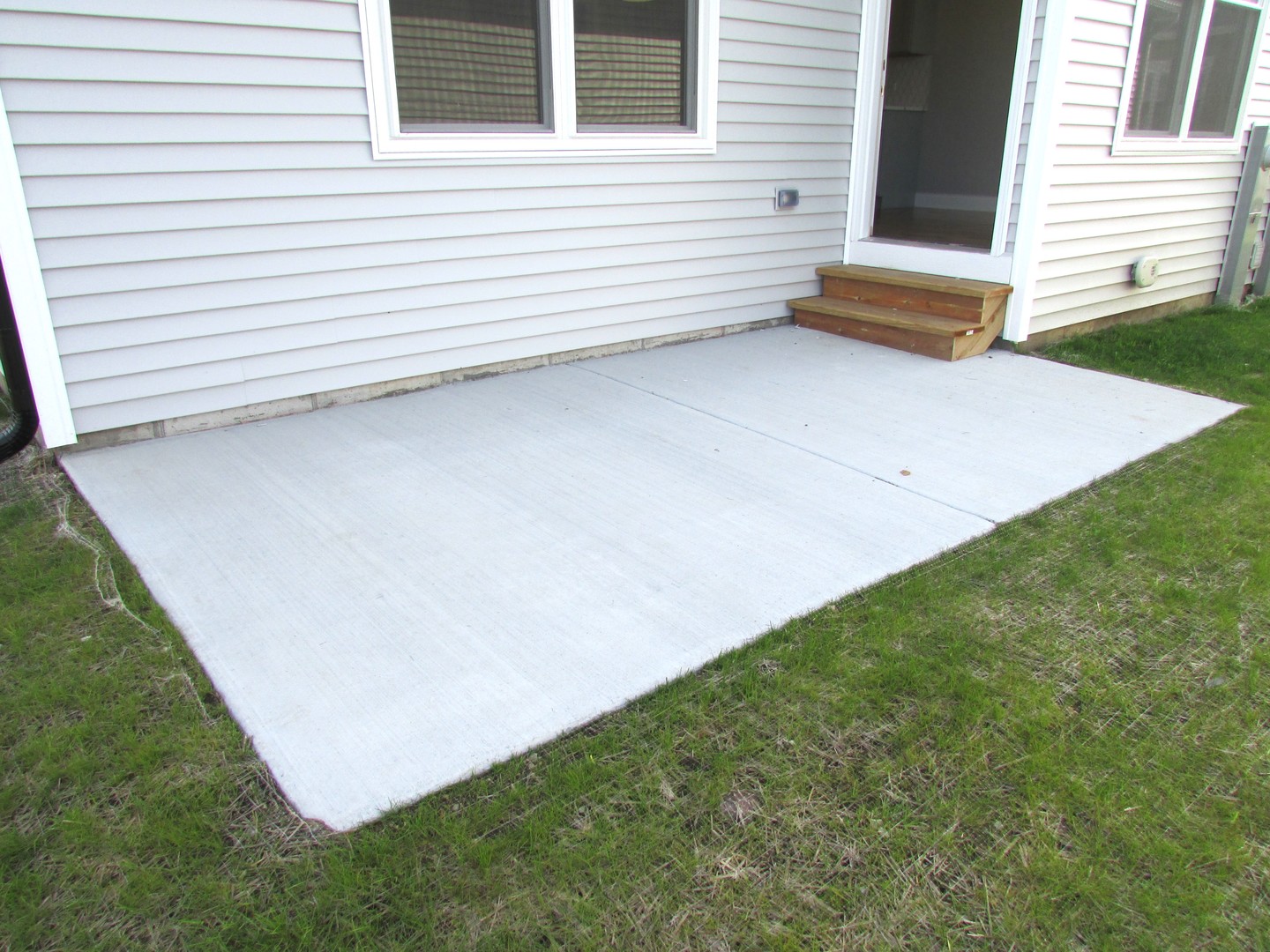 994 Center Drive Marengo, IL 60152 - Photo 22 of 23 a view of a backyard