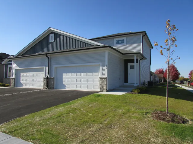 $2,195 | 994 Center Drive, Marengo, IL 60152