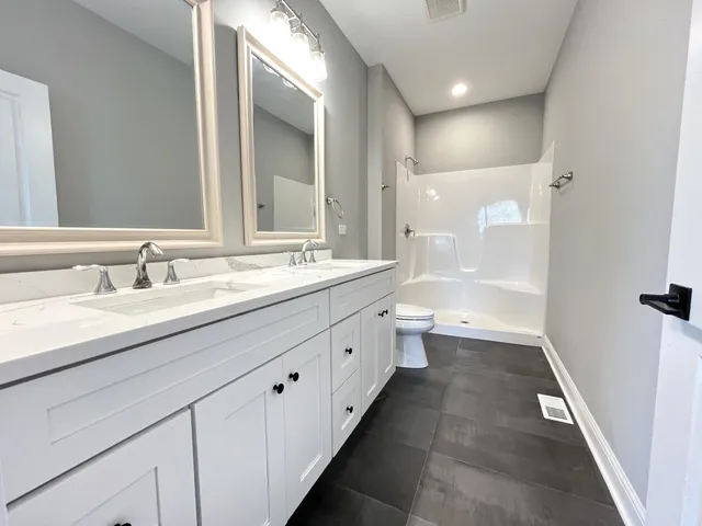 $2,195 | 994 Center Drive, Marengo, IL 60152