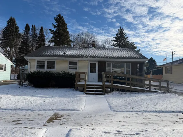 $239,900 | 2901 Delaware Avenue, Racine, WI 53403