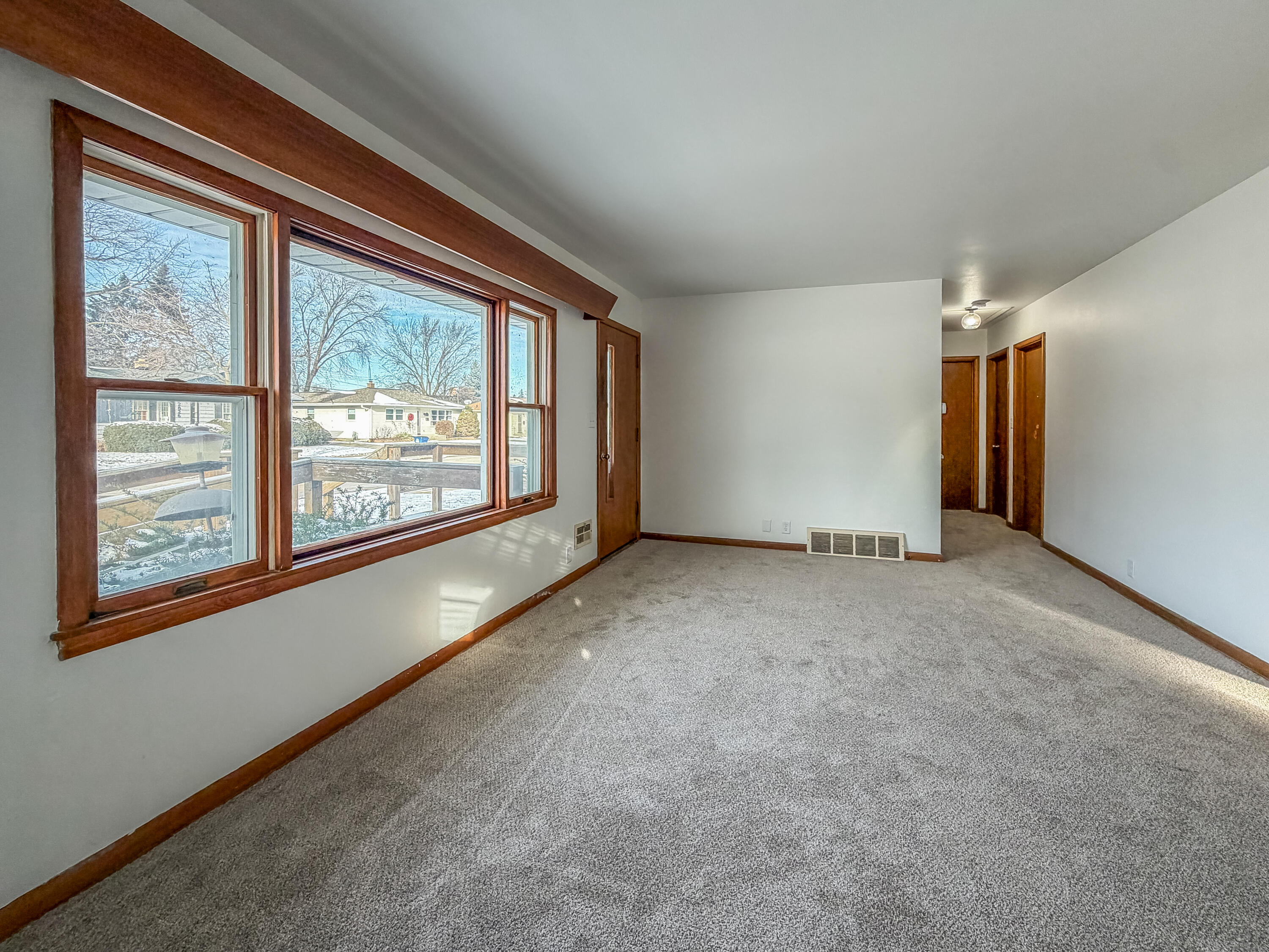 2901 Delaware Avenue Racine, WI 53403 - Photo 10 of 11 Delaware-46