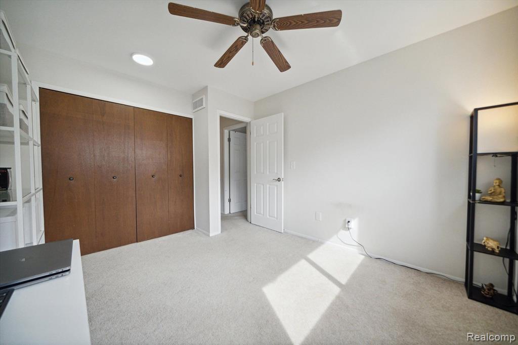 76 Stratford Lane Rochester Hills, MI 48309 - Photo 26 of 38