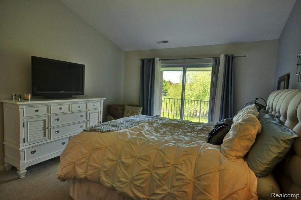 45961 Rhodes Drive Macomb, MI 48044 - Photo 16 of 23 DSC_0562And2more.jpg