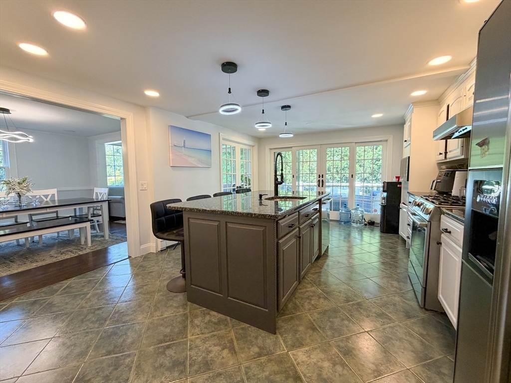 3 Sprague Road Wellesley, MA 02481 - Photo 4 of 33