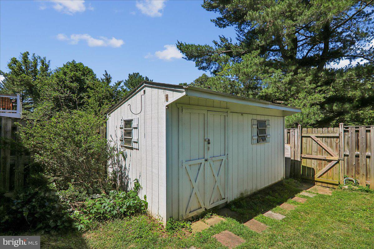 9235 Hummingbird Terrace Gaithersburg, MD 20879 - Photo 53 of 61 Backyard Shed
