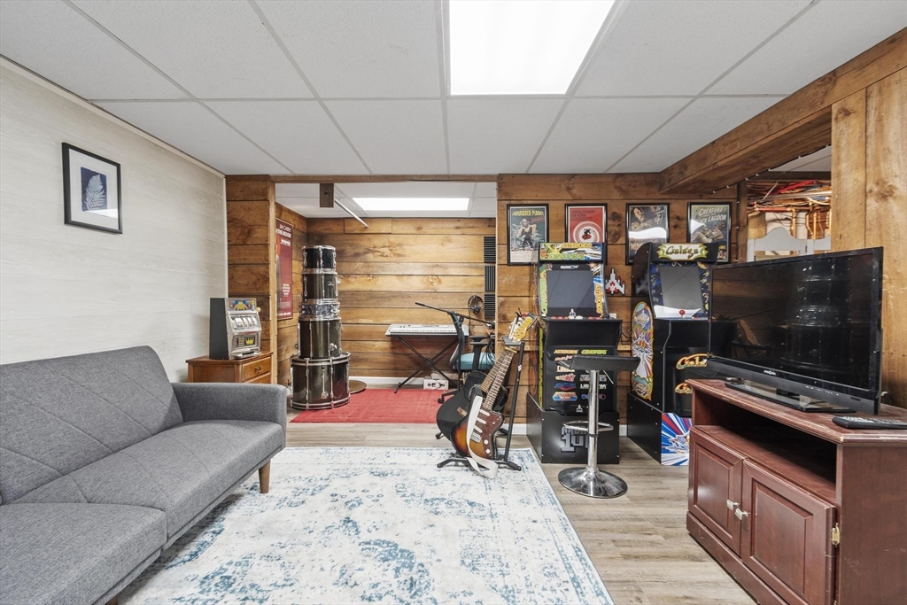 33 Eastford Road Auburn, MA 01501 - Photo 16 of 30