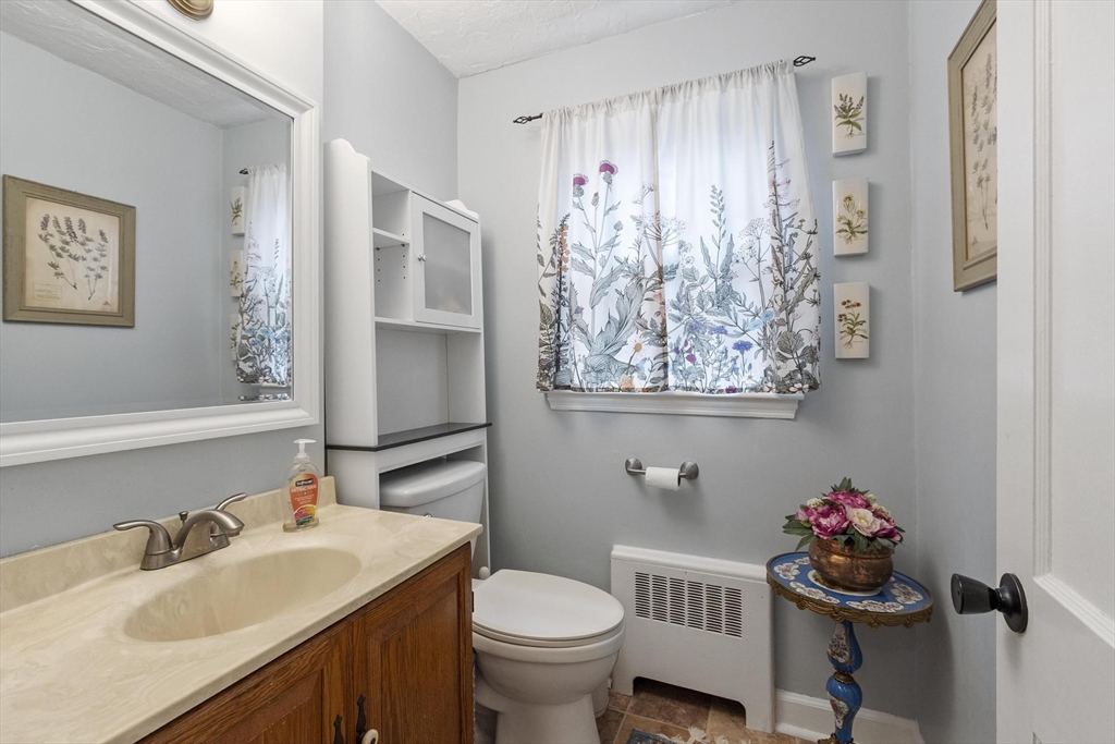 33 Eastford Road Auburn, MA 01501 - Photo 20 of 30