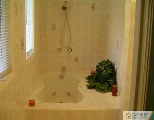 148 Dunhams Corner Road East Brunswick, NJ 08816 - Photo 8 of 8 Gallery Image 8