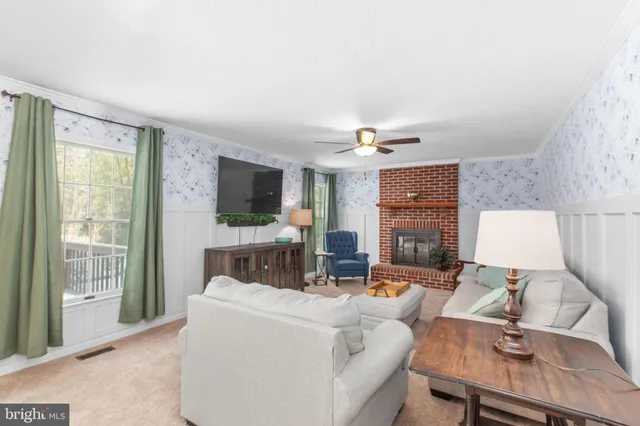 $575,000 | 5 Camelot Court, Fredericksburg, VA 22405