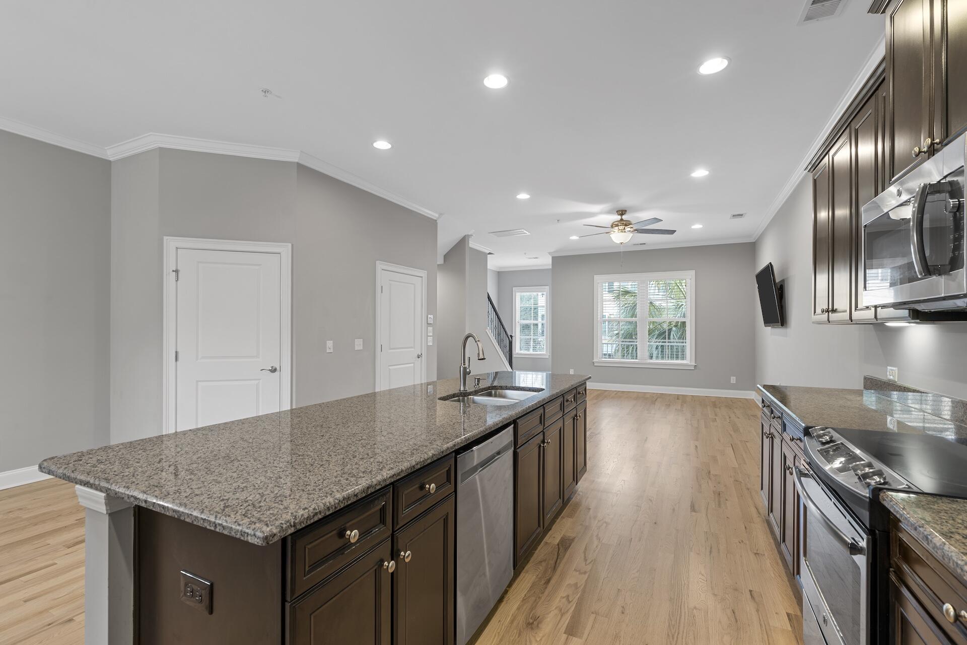 656 Coleman Boulevard, Unit 202 Mount Pleasant, SC 29464 - Photo 13 of 33 SDH08442