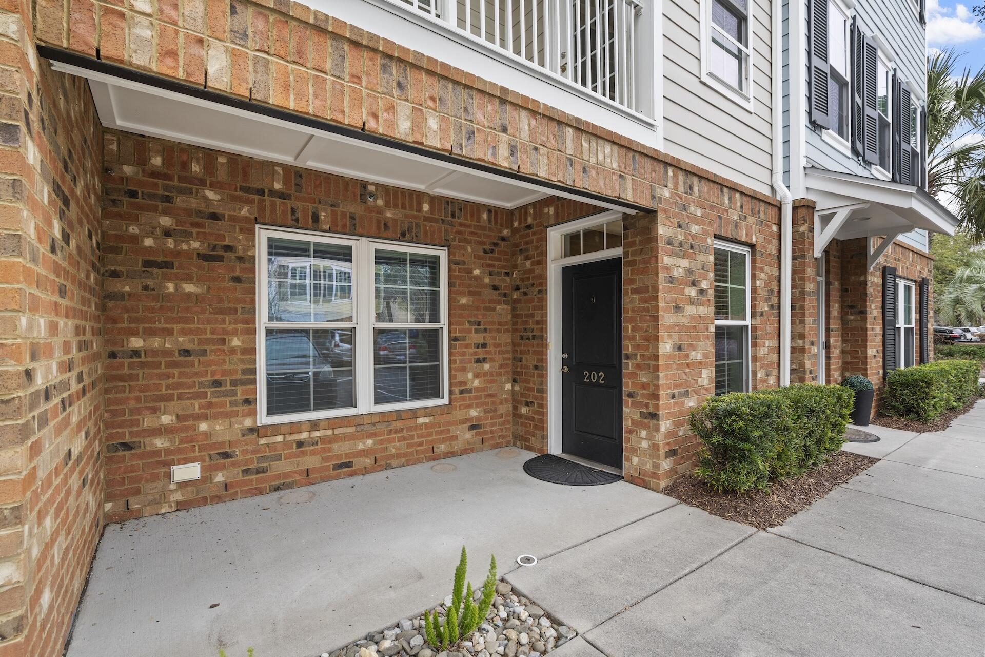 656 Coleman Boulevard, Unit 202 Mount Pleasant, SC 29464 - Photo 2 of 33 SDH08492