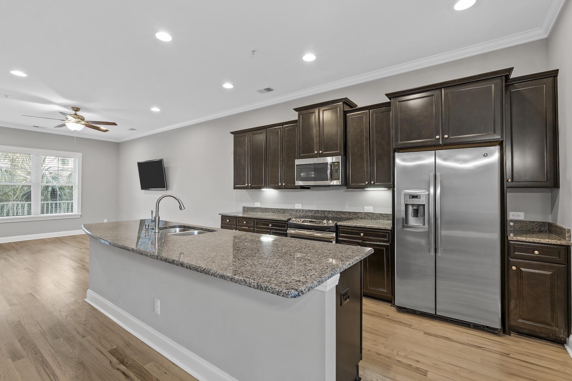 656 Coleman Boulevard, Unit 202 Mount Pleasant, SC 29464 - Photo 9 of 33 SDH08438