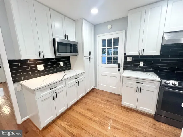 $999,990 | 4816 Dodson Drive, Annandale, VA 22003