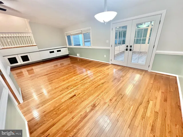 $999,990 | 4816 Dodson Drive, Annandale, VA 22003