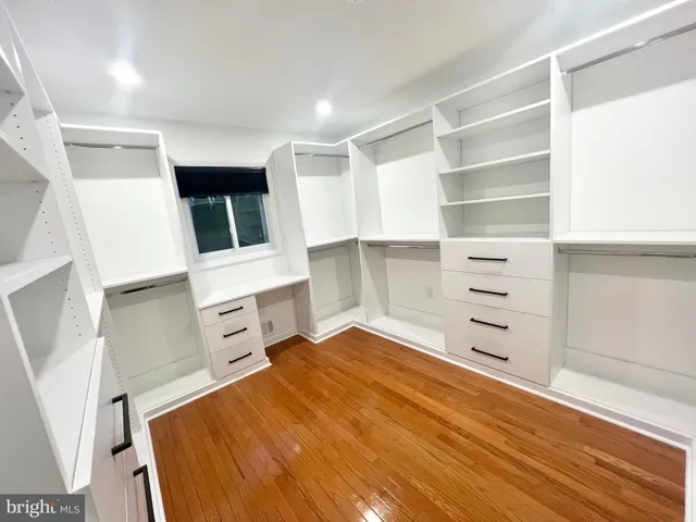 $999,990 | 4816 Dodson Drive, Annandale, VA 22003