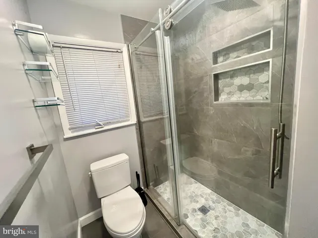 $999,990 | 4816 Dodson Drive, Annandale, VA 22003