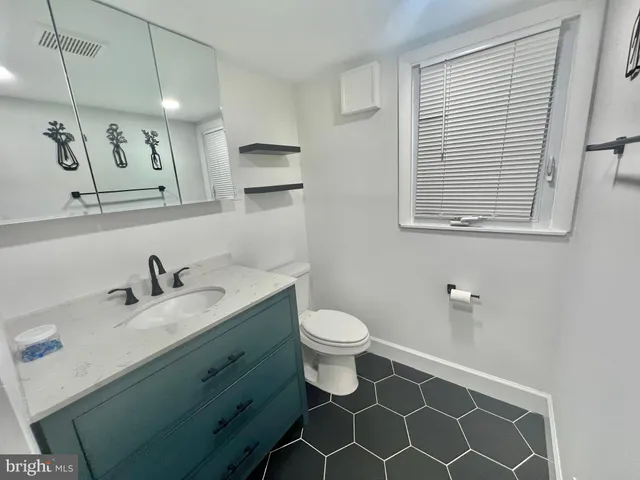 $999,990 | 4816 Dodson Drive, Annandale, VA 22003