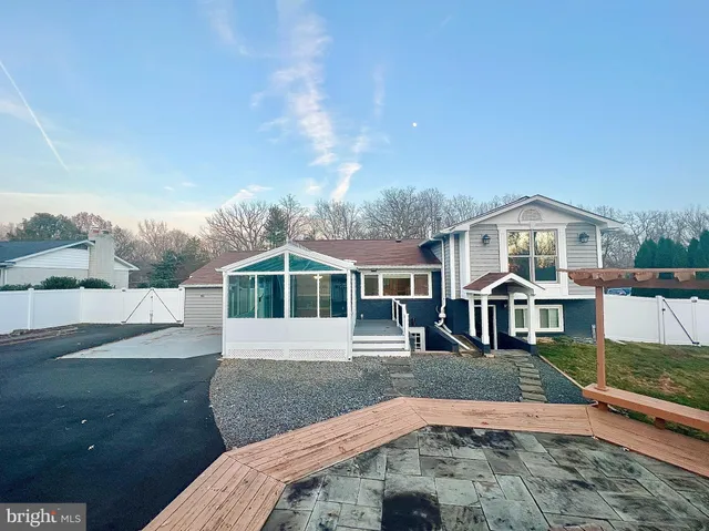 $999,990 | 4816 Dodson Drive, Annandale, VA 22003