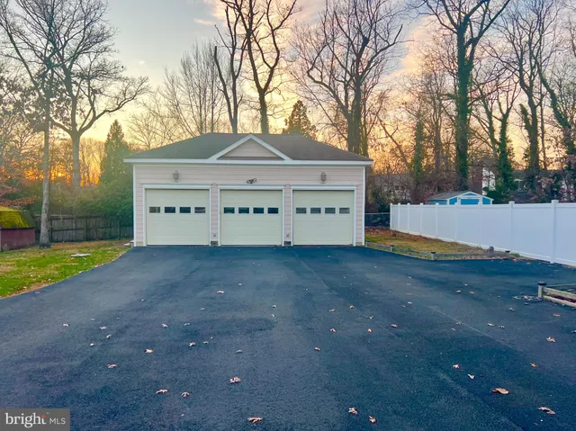 $999,990 | 4816 Dodson Drive, Annandale, VA 22003