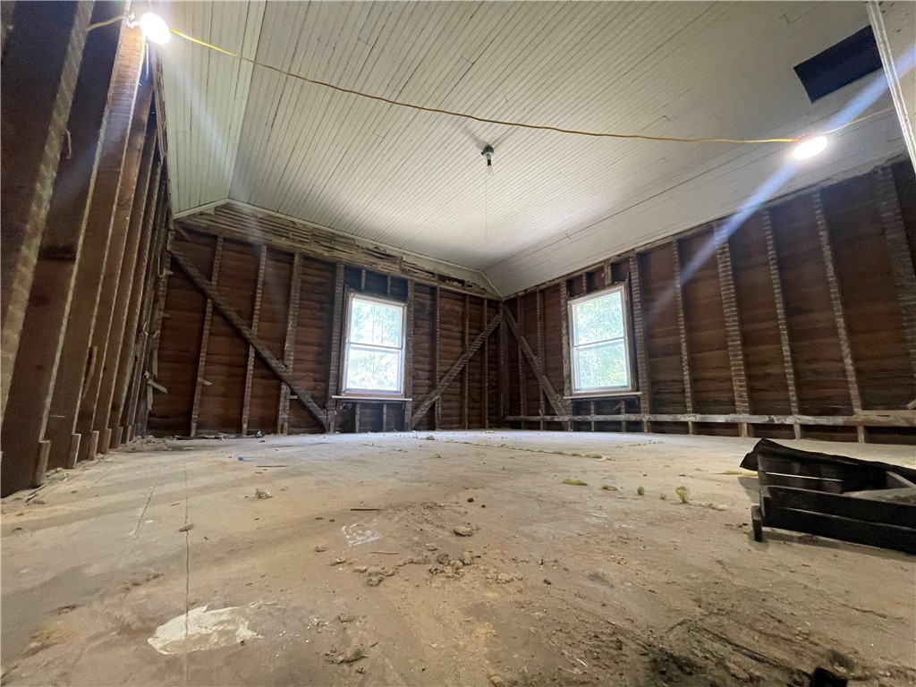 171 River Ridge Road Seneca, SC 29672 - Photo 14 of 22 Visualize your dream design taking shape within these open, unfinished interiors, ready for personalization.