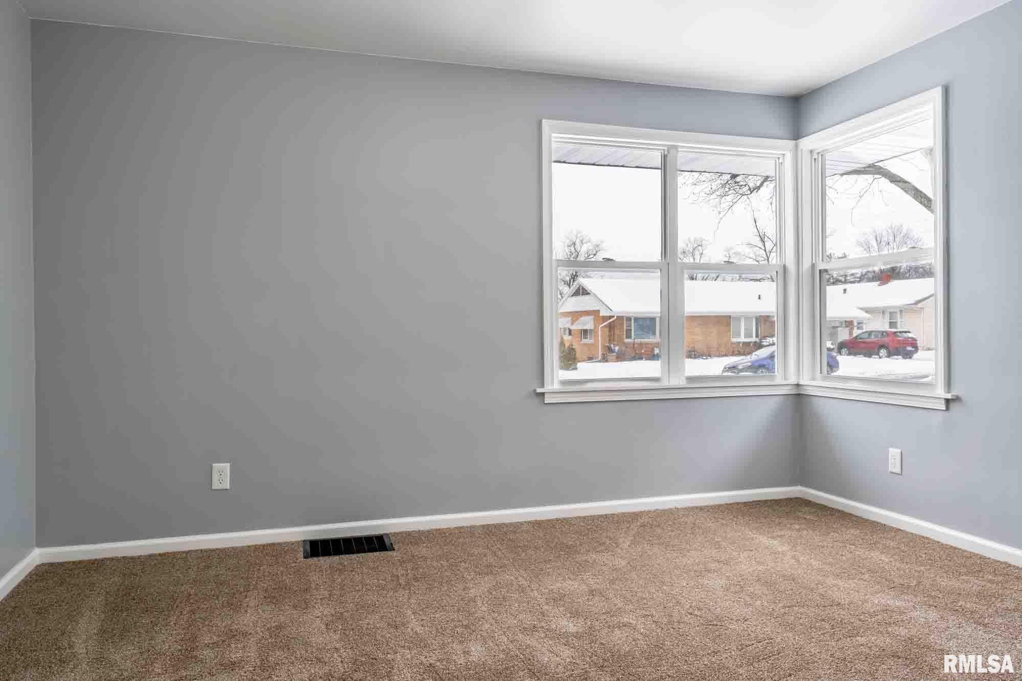 4230 North Wycliffe Road Peoria, IL 61614 - Photo 10 of 21 Gallery Image 10
