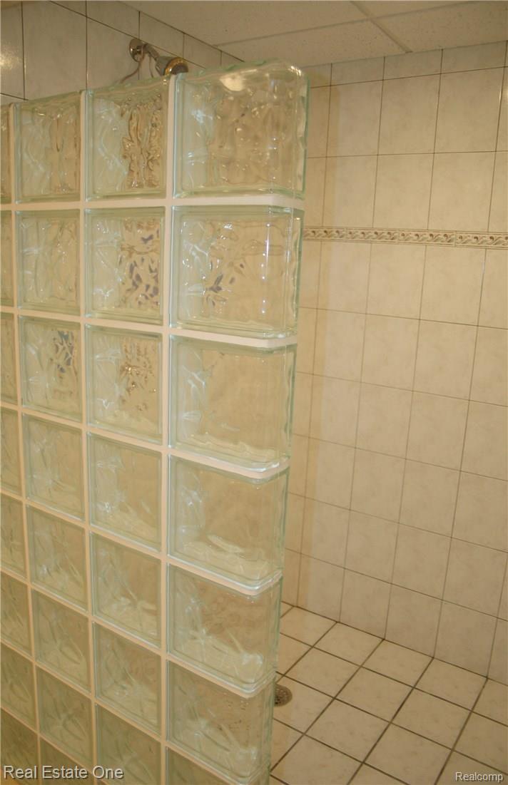 3067 Lexham Lane Rochester, MI 48309 - Photo 29 of 30 bsmt bath.JPG