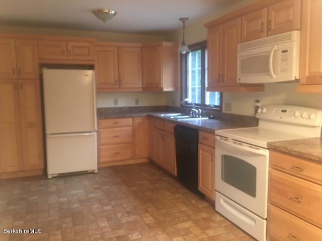 391 W Road Adams, MA 01220 - Photo 9 of 24 Kitchwen