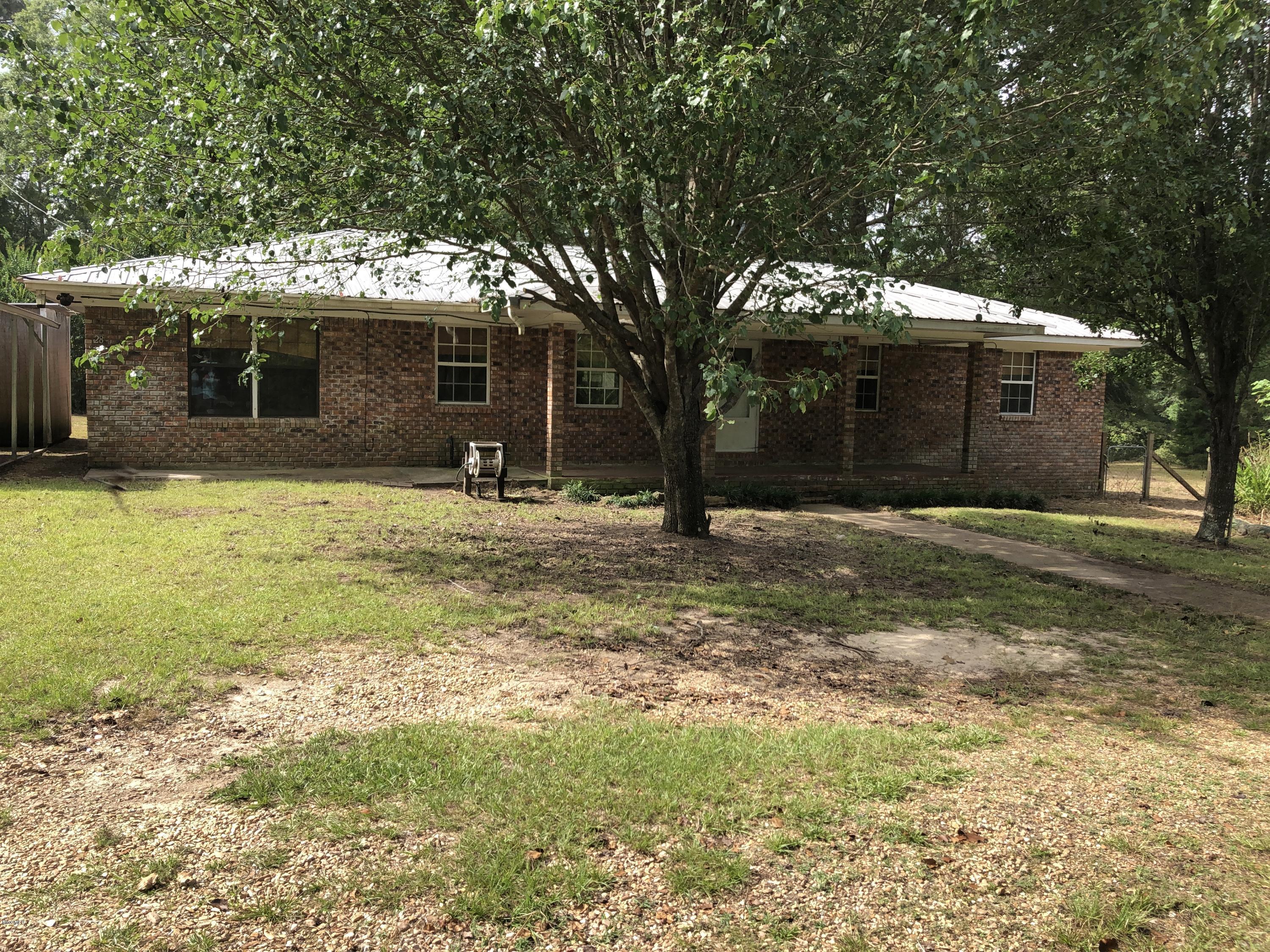 28 Madison Road East Wiggins, MS 39577 - Photo 1 of 18 IMG_8673