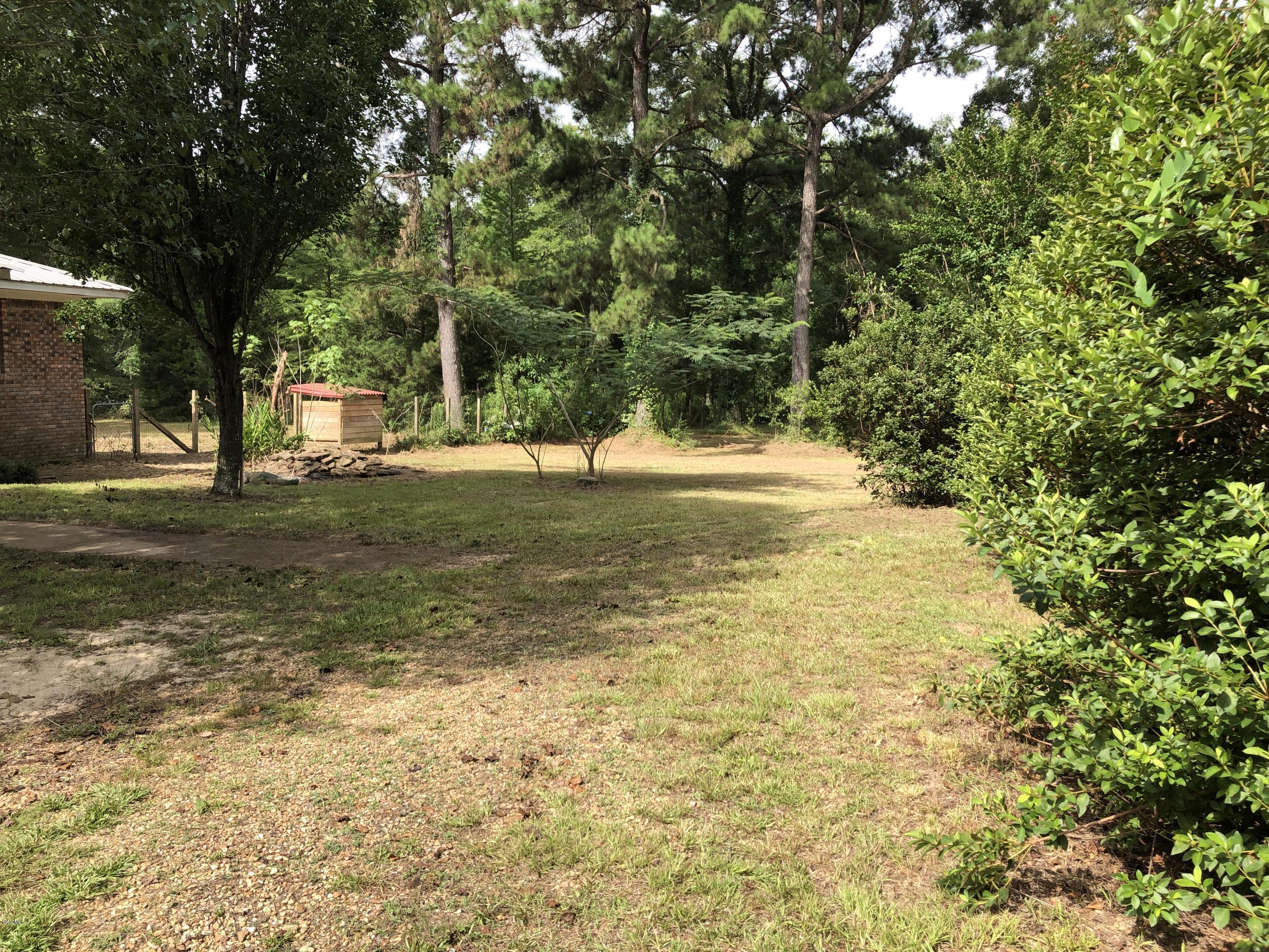 28 Madison Road East Wiggins, MS 39577 - Photo 2 of 18 IMG_8683