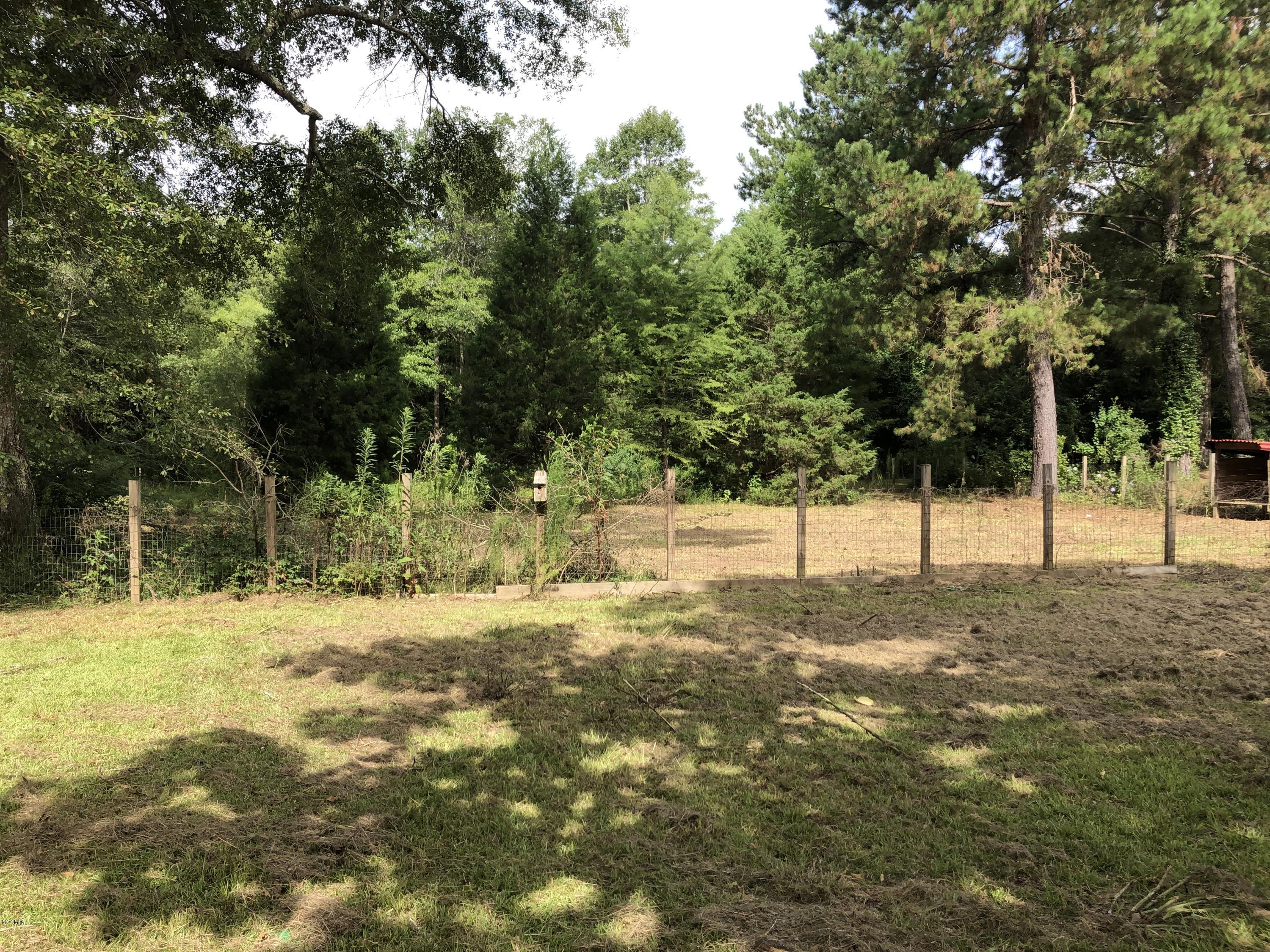 28 Madison Road East Wiggins, MS 39577 - Photo 5 of 18 IMG_8837