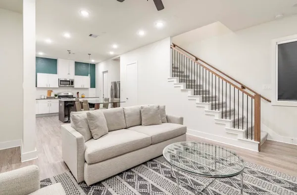 $2,300 | 10211 Las Nubes Avenue, Houston, TX 77075