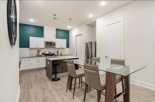 $2,300 | 10211 Las Nubes Avenue, Houston, TX 77075