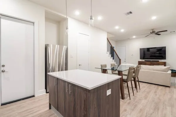 $2,300 | 10211 Las Nubes Avenue, Houston, TX 77075