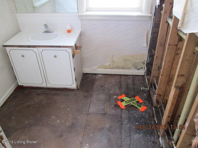 4100 Hopewell Road Louisville, KY 40299 - Photo 12 of 19 Half Bath