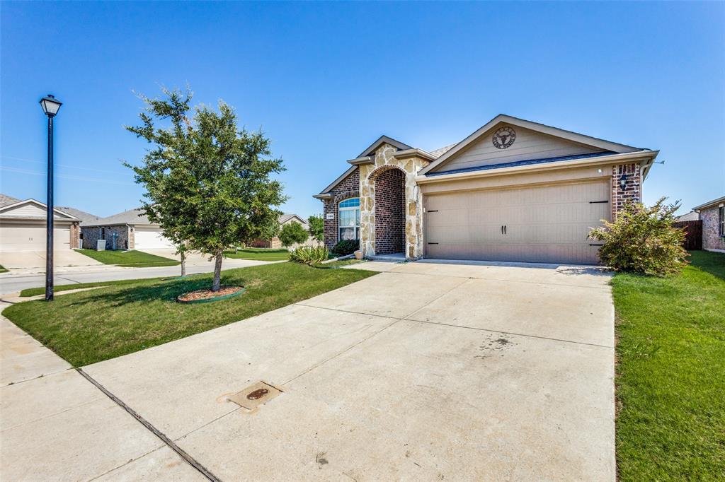 1101 Rainer Drive Princeton, TX 75407 - Photo 3 of 25 Gallery Image 3